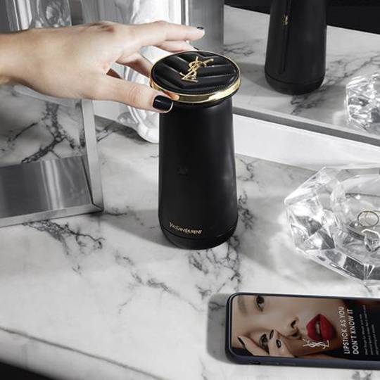 イヴ サンローラン人気no 1リップから グリッタースター のルージュ ヴォリュプテ ロックシャイン ファッションプレス