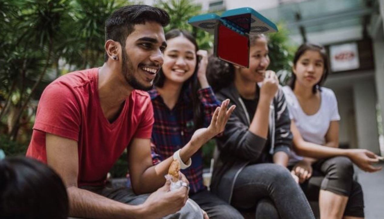 自撮り棒なんてもう古い これからはスマホを飛ばす これだね ギズモード ジャパン