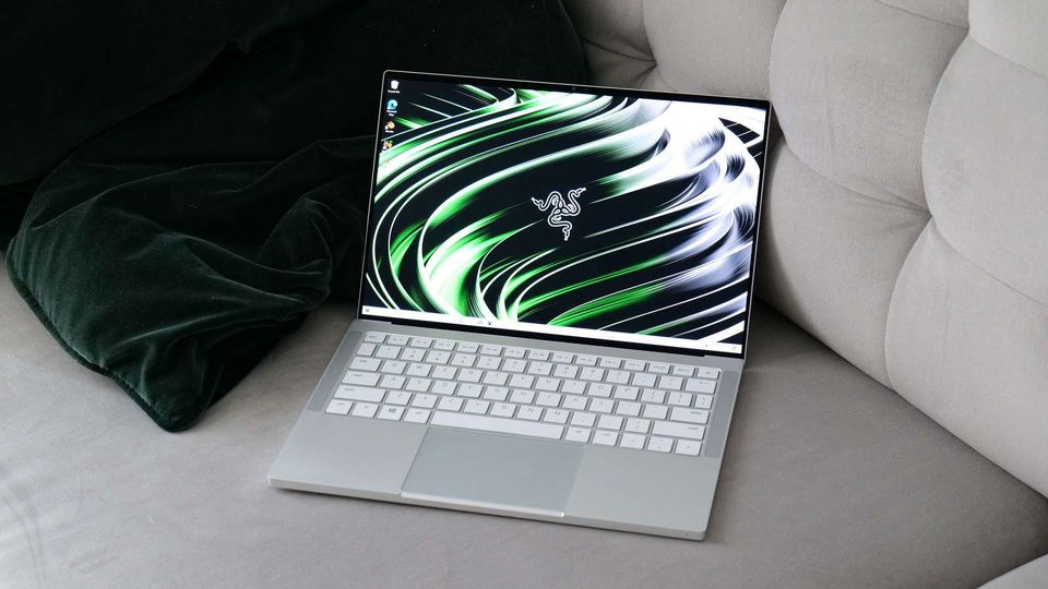 210209_razerbook13rev2
