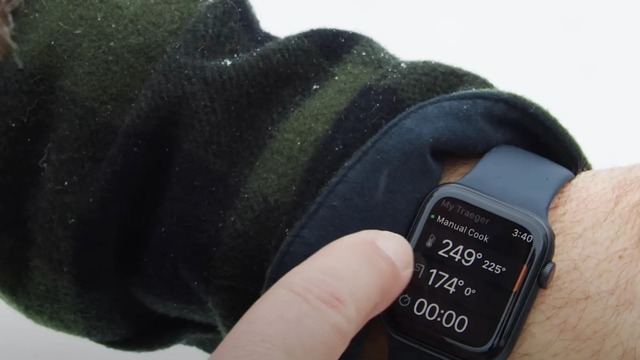 お肉の状態をリモート把握。アウトドア肉食獣のため、TraegerアプリがApple Watchに対応