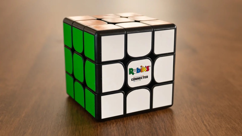 スピードキューバーも夢じゃない ルービックキューブをマスターできる スマートルービックキューブ が爆誕 ameba news アメーバニュース