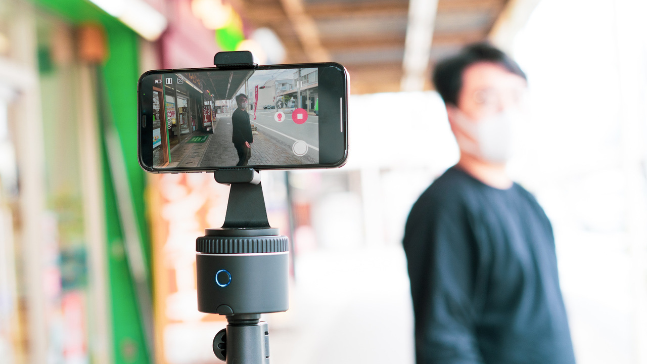 顔認識で360度自動トラッキング ハンズフリーで使えるスマホ台を使ってみた ギズモード ジャパン