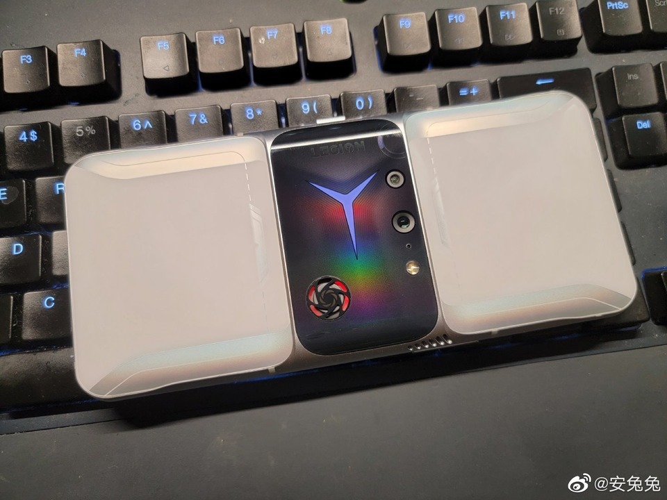 レノボの次ゲームスマホリーク? これは何がどうなってるの…?