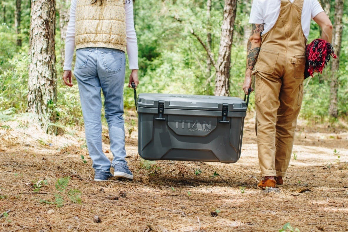 熊でも壊しにくいタフネスさ 保冷力も高いカナダ発の高性能クーラーボックス ギズモード ジャパン