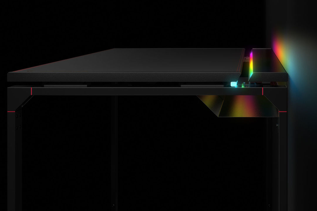 210430_gamingdesk2