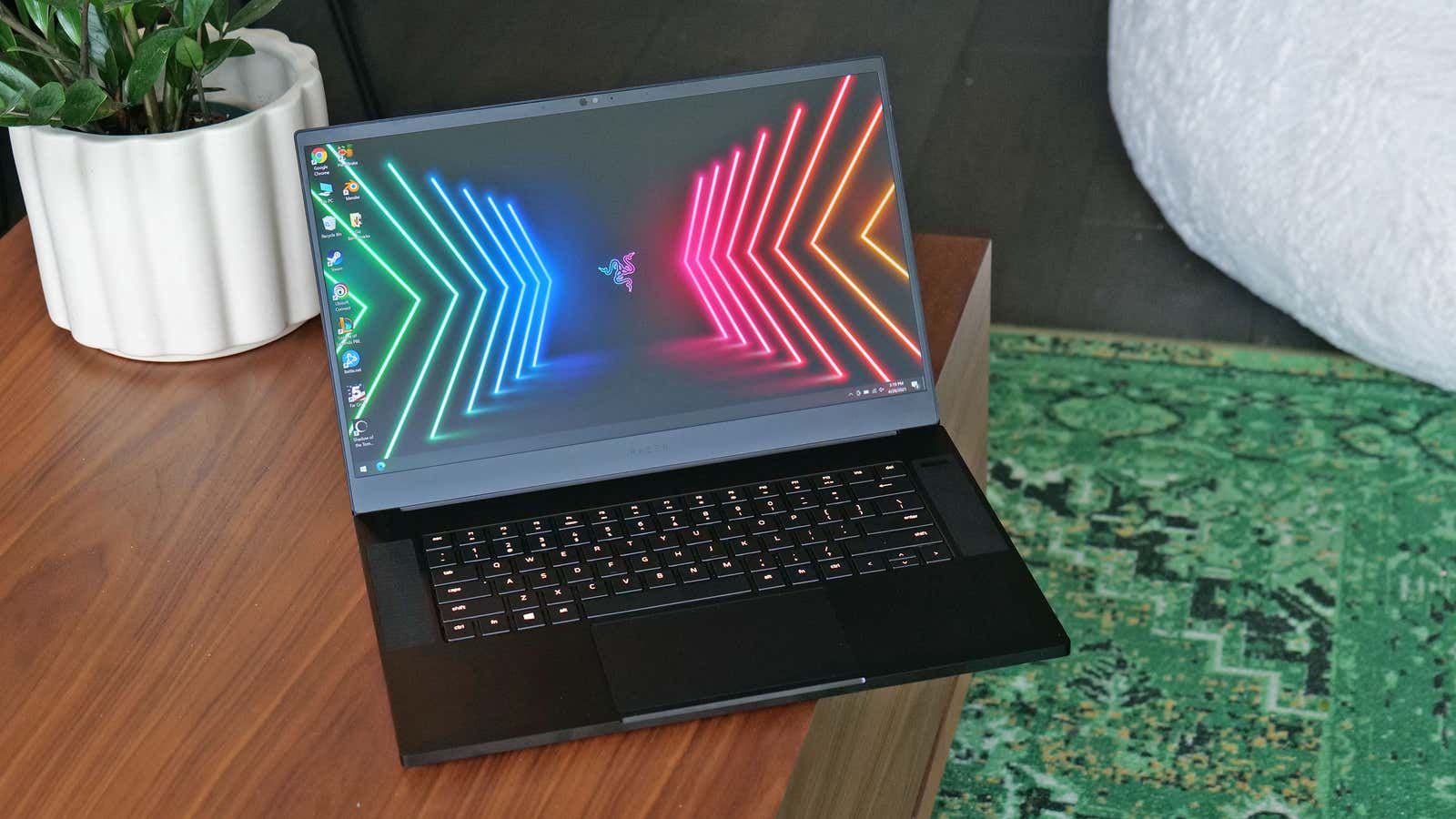 プレミアム・ゲーミングPCってこういうことさ！：Razer Blade 15 