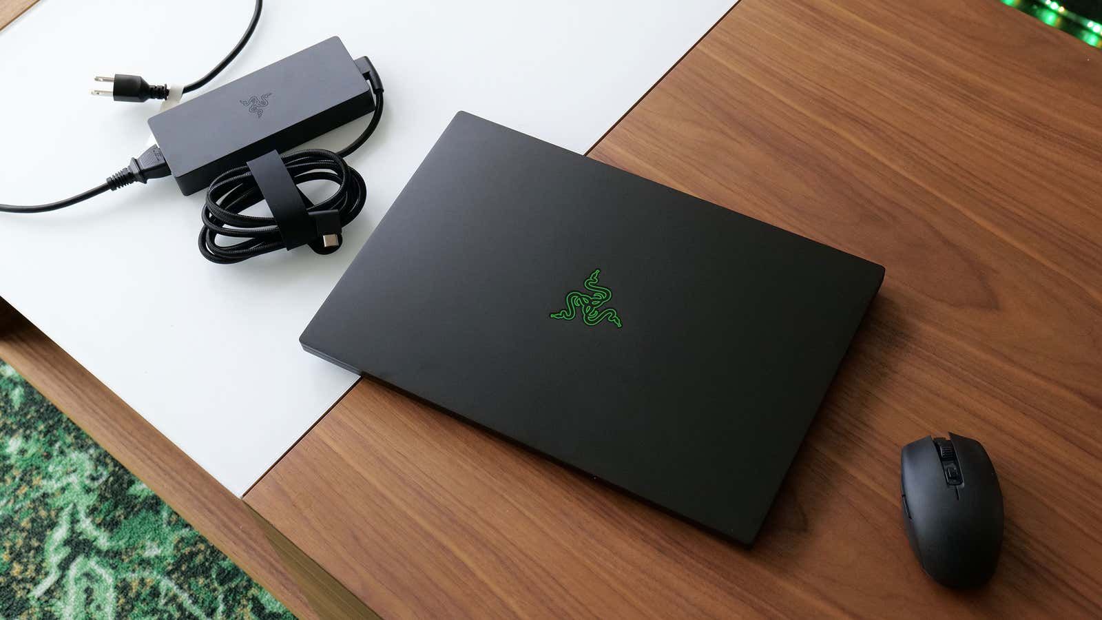 プレミアム・ゲーミングPCってこういうことさ！：Razer Blade 15
