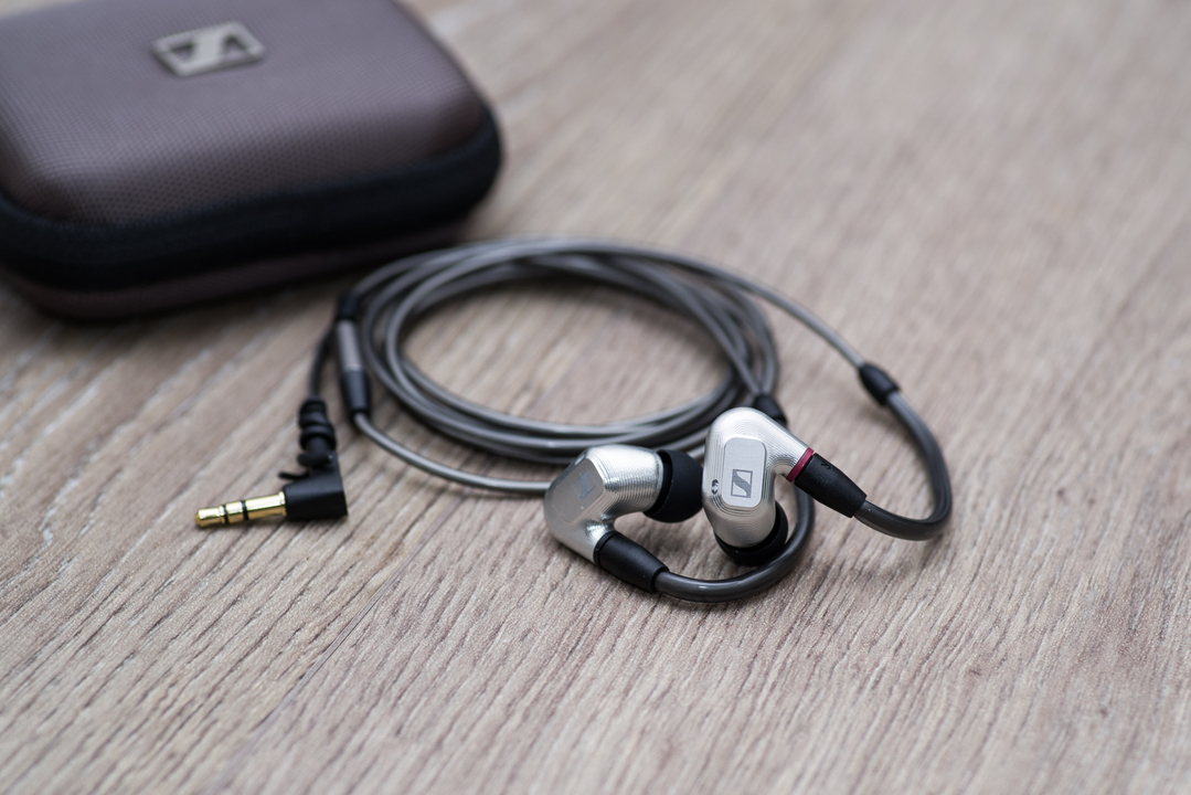 フラッグシップのその先へ ゼンハイザーの新しいイヤモニ Ie900 は まるで工芸品 ギズモード ジャパン