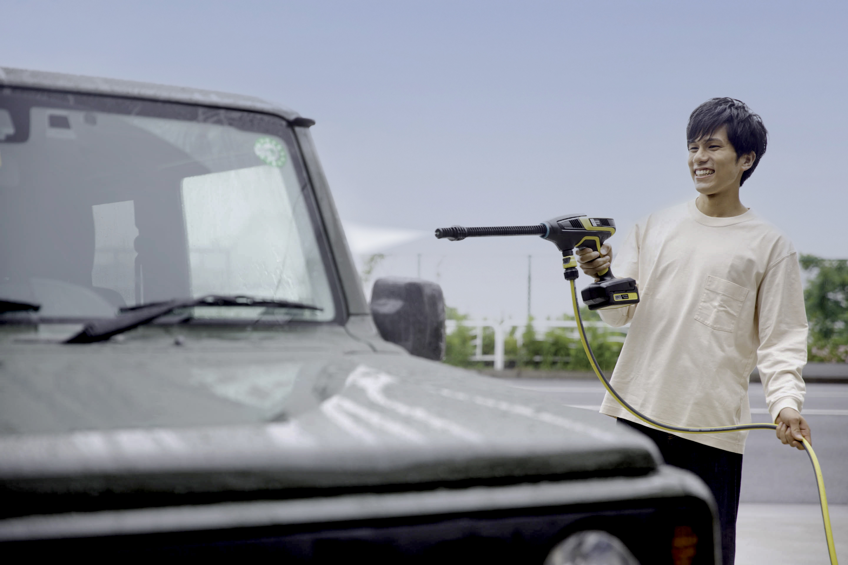 お掃除もモバイルな時代。ケルヒャーの高圧洗浄機「KHB 6」は