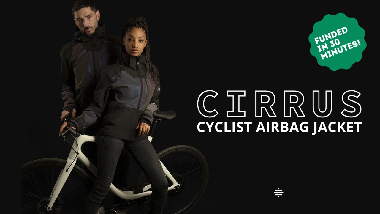 事故を自動検出し0 08秒で膨らむ自転車用エアバッグジャケット Cirrus ギズモード ジャパン