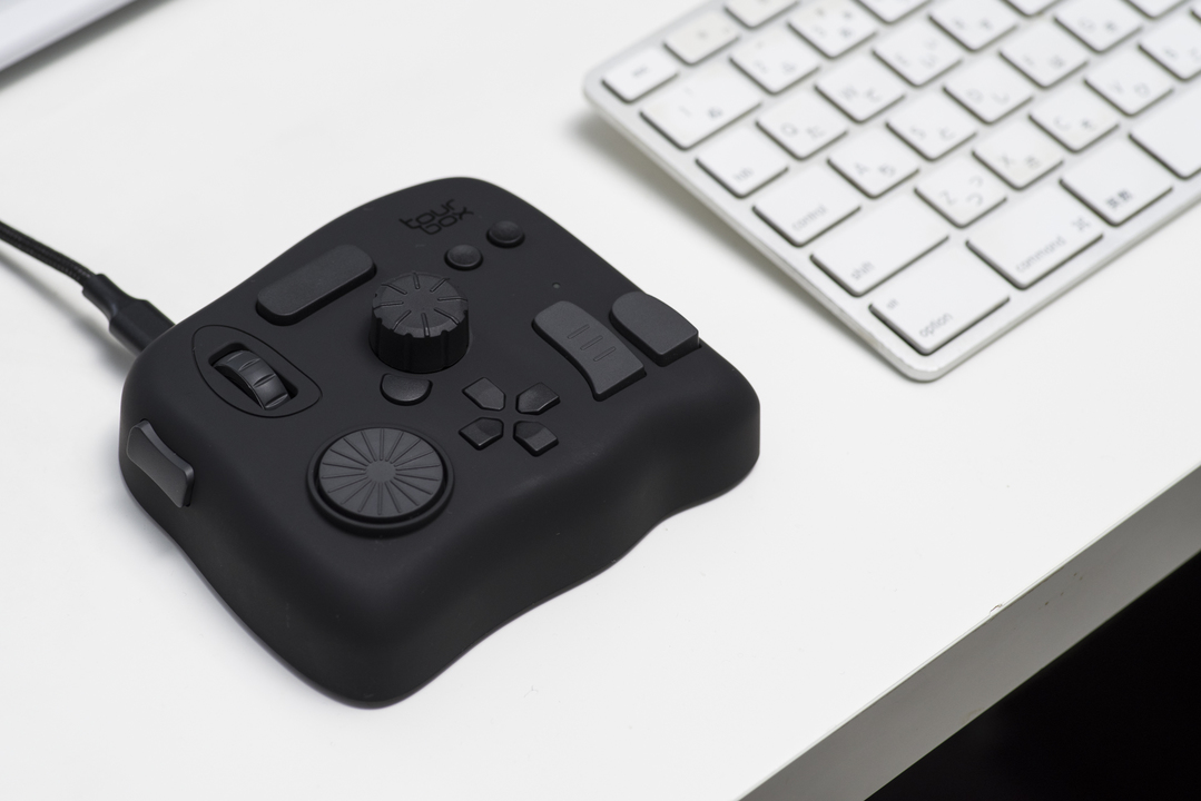 Lightroomやpremiereを直感的に操る Tourbox Neo はダイヤル操作が秀逸なんだよなぁ ギズモード ジャパン