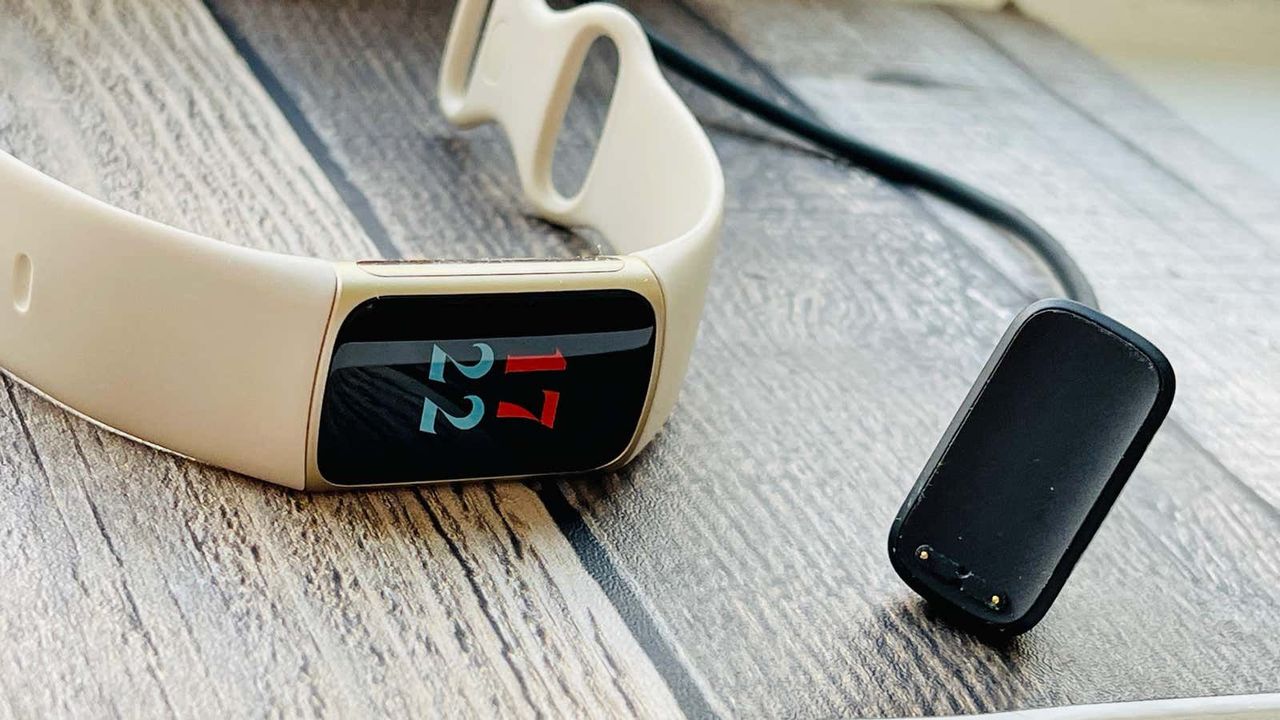 210922_fitbitcharge5rev4