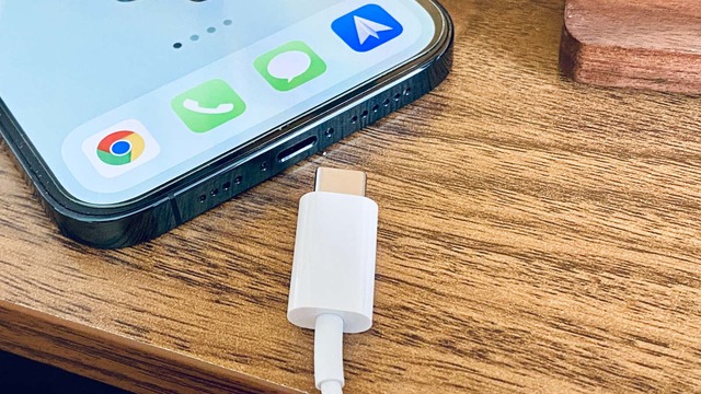 iPhone、ついにUSB-C対応しなきゃ? EUが充電規格統一に動く