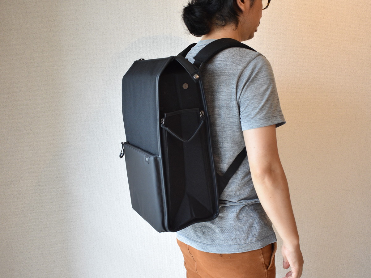 自立して ガバっと開く収納しやすいビジネスリュックを使ってみた ギズモード ジャパン