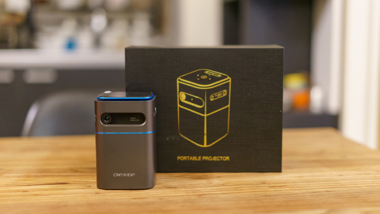 可愛いクリスマスツリーやギフトが! 高品質プロジェクター mini cinemage n※様専用窓口 - プロジェクター