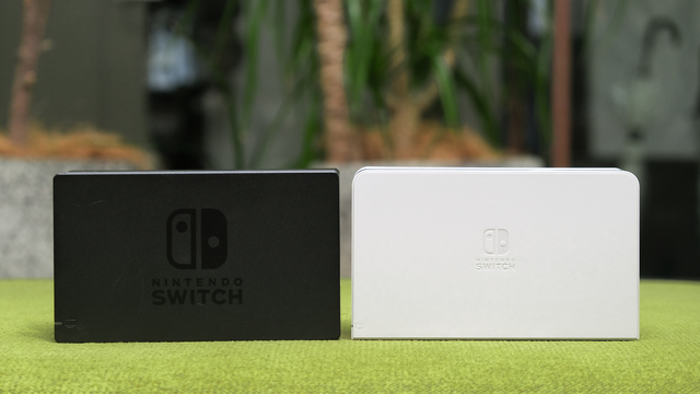 有線LANキター! Nintendo Switch(有機ELモデル)のドックを旧モデルと比較