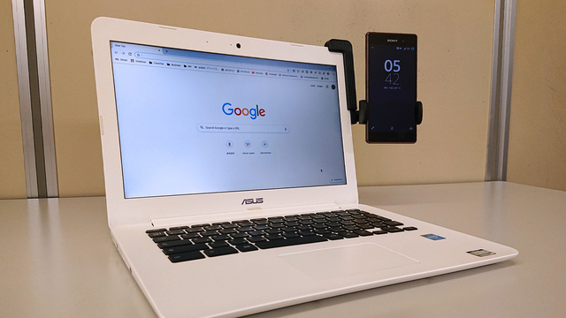 約2,000円でスマホを手軽にサブモニター化! サンワダイレクトのノートPC取付用スマホホルダー