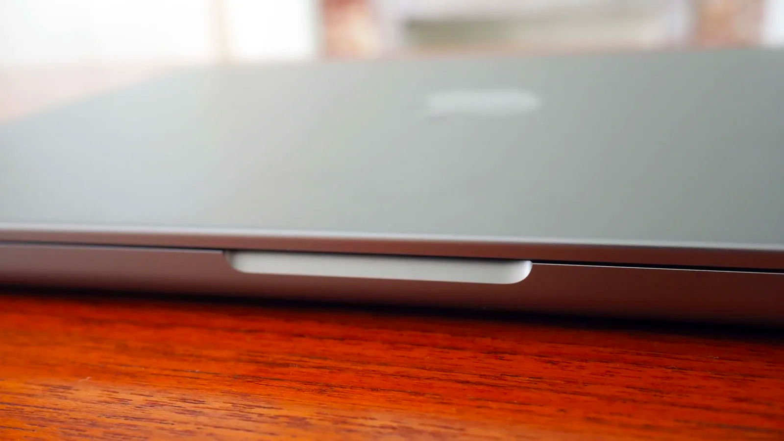 怪物級パワーの新MacBook Pro、ポートも復活して最高。お値段に見合う