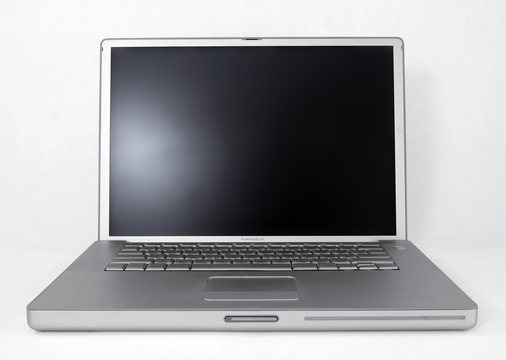 新型MacBook Proが「PowerBook G4」と似ていると思いませんか?
