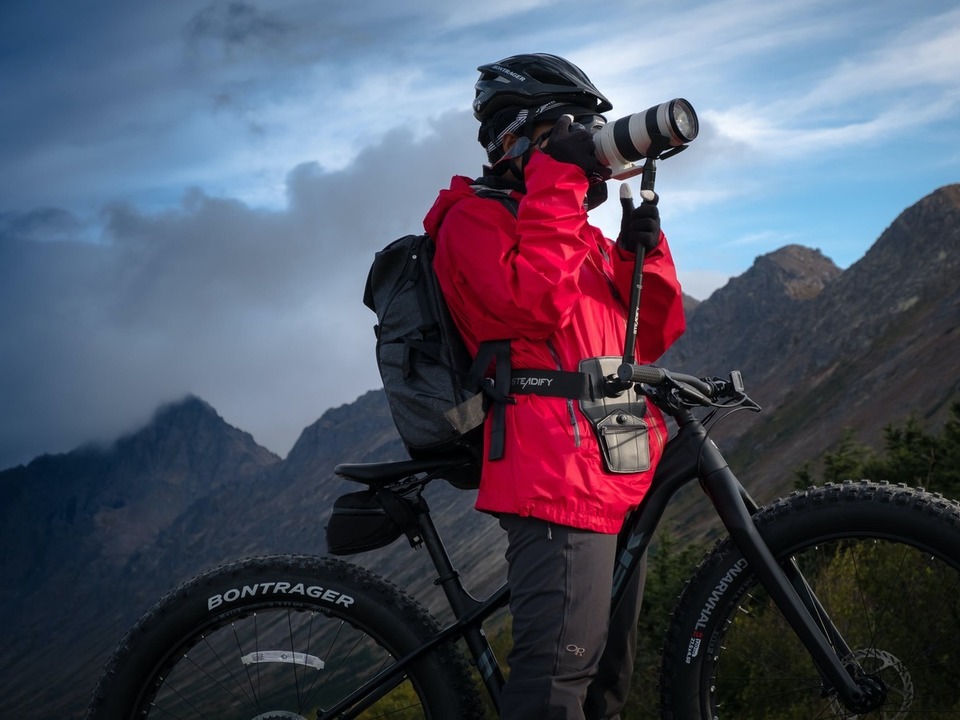 一瞬でカメラが固定できる一脚 Steadify ギズモード ジャパン