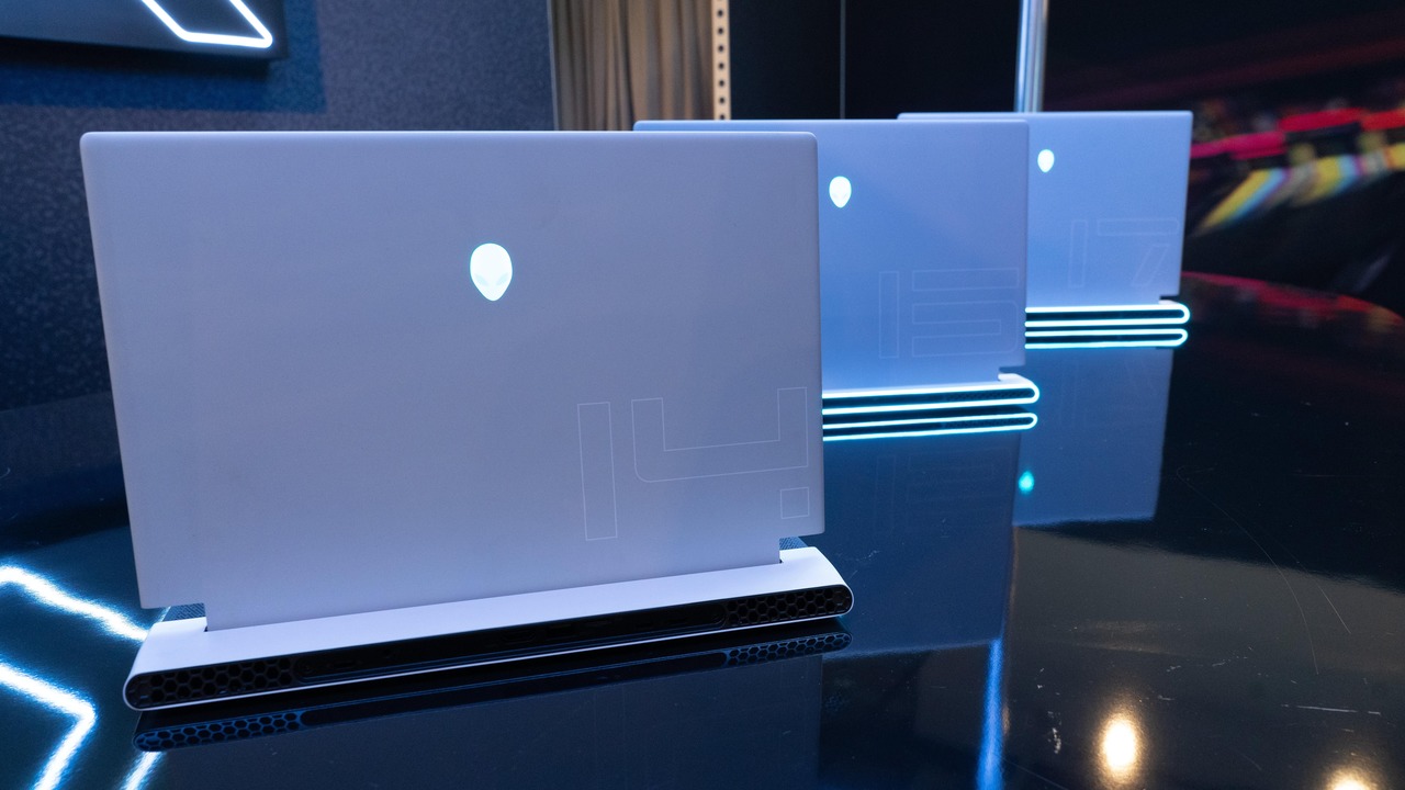 220105alienwarex1402