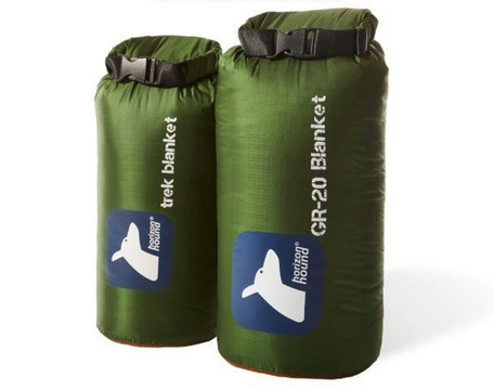 アウトドアに1つあると便利！ 水や汚れを弾く撥水ダウンブランケット