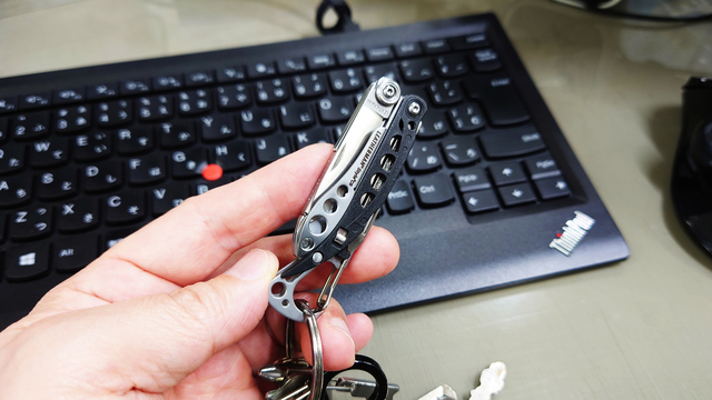 日常使いもイケる!コンパクトでかさばらないハサミ付きマルチツール「STYLE CS」