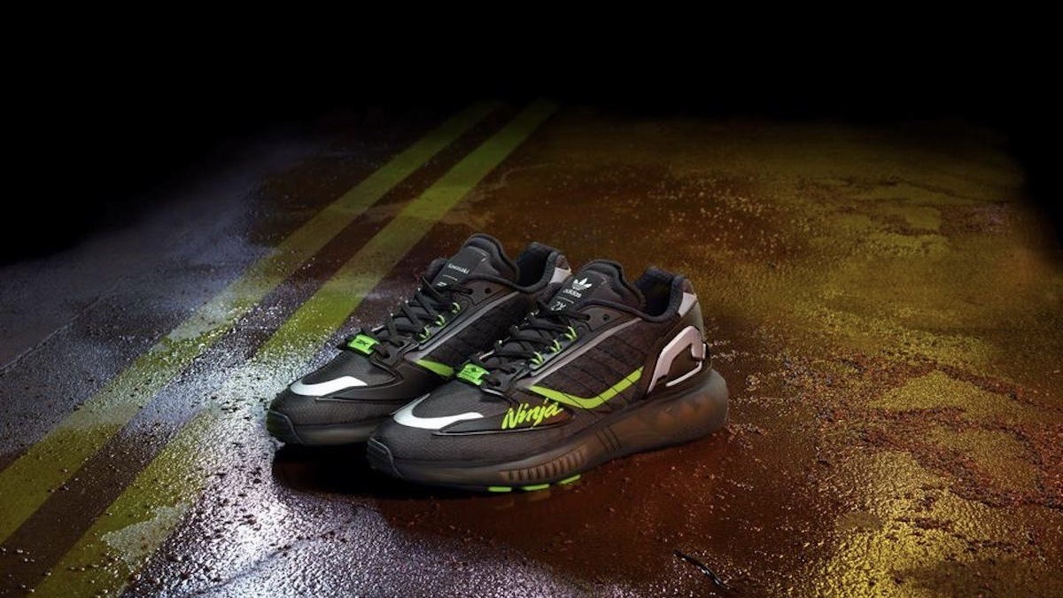 靴 kka スニーカーもカワサキグリーン。adidasとKawasakiがコラボしました