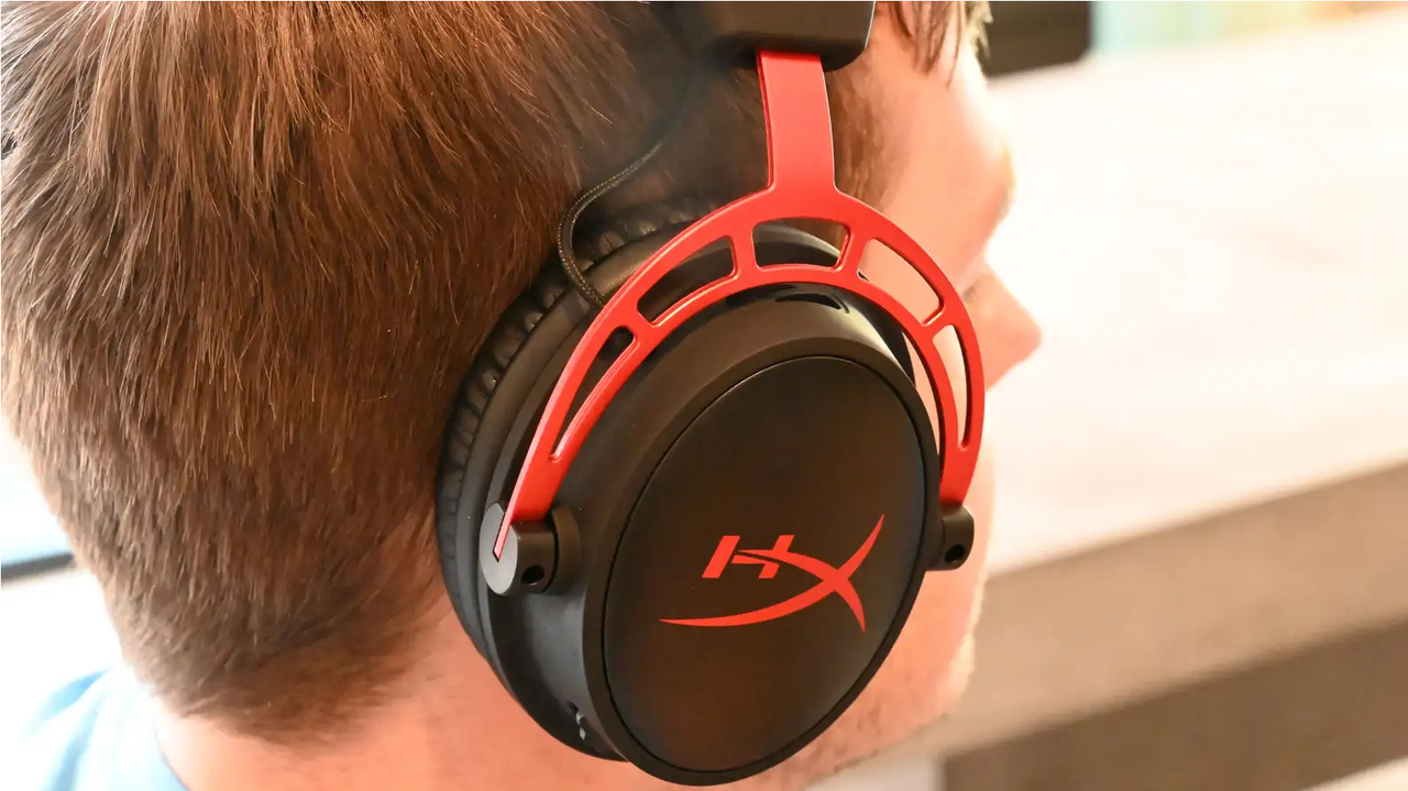 20220412HyperXwirelessheadphone_comfortable