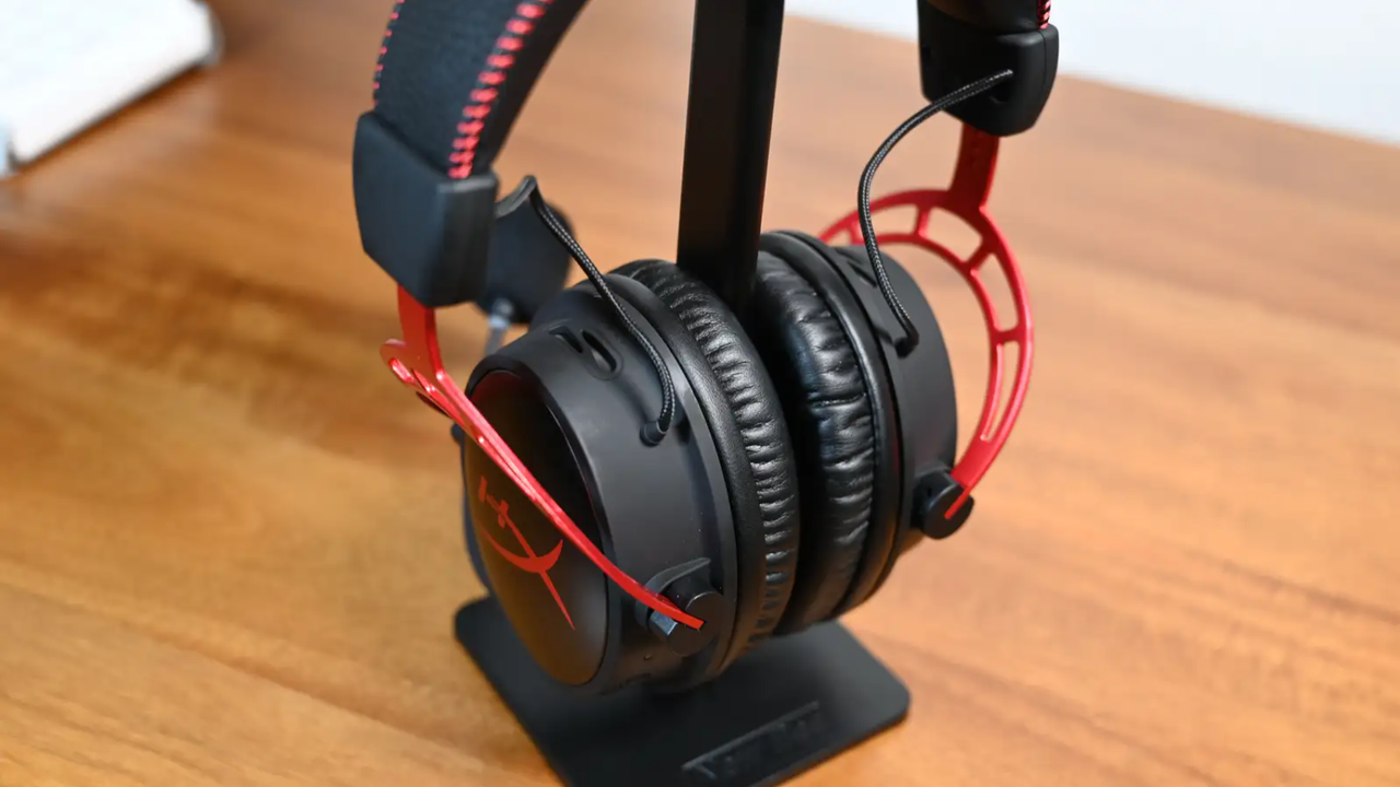 20220412HyperXwirelessheadphone_entire