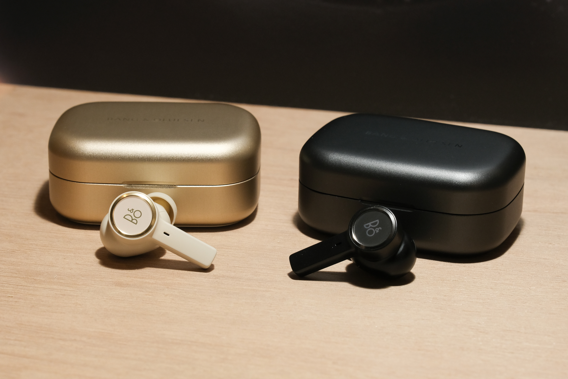 今ここでステムデザイン!? B&Oの最新イヤホン「Beoplay EX」は、原点