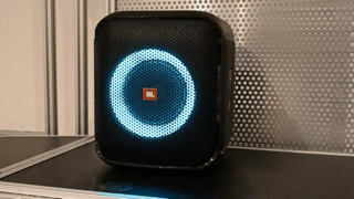 れ れ れっつぱーりーーーーー なときに使いたい パーティ向け小型スピーカー Jbl Partybox Encore Essential を試してみた 22年5月26日 Biglobeニュース