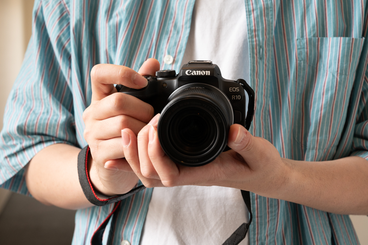 カメラ1台とレンズ1本だけ持っていくなら、EOS R10と高倍率ズームの