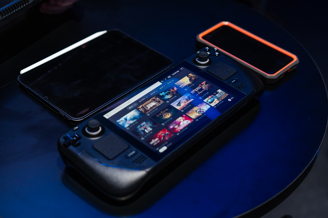 デカいけどパワーがある。PCゲームが遊べる携帯ゲーム機「Steam Deck