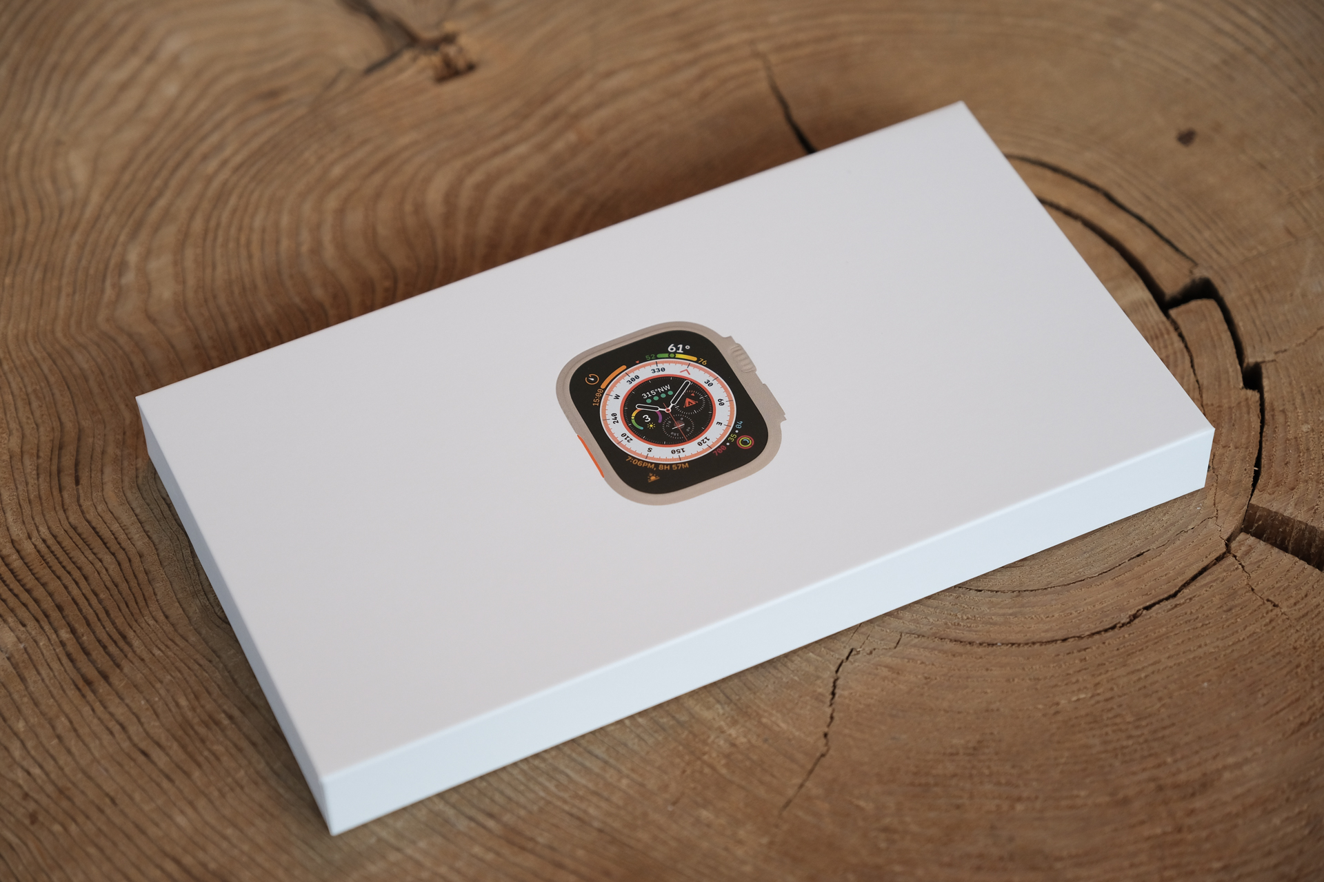 Apple Watch Ultraは「箱も新しい」。開けるだけで興奮しちゃった理由 