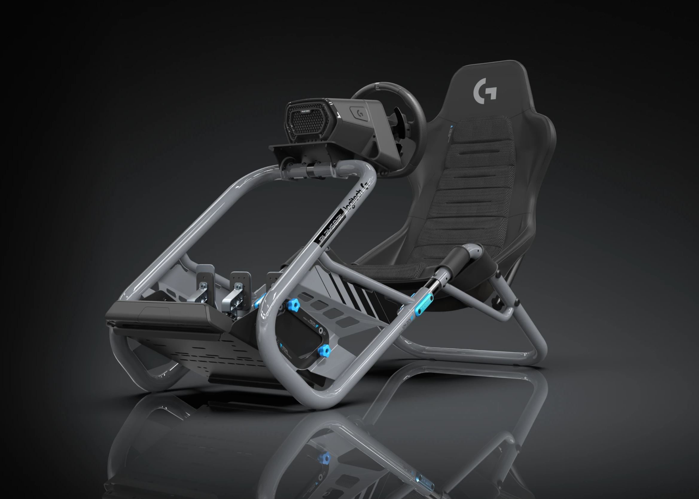 ソリッドでリアルな重さと振動をもたらす高級ハンコン「PRO Racing 