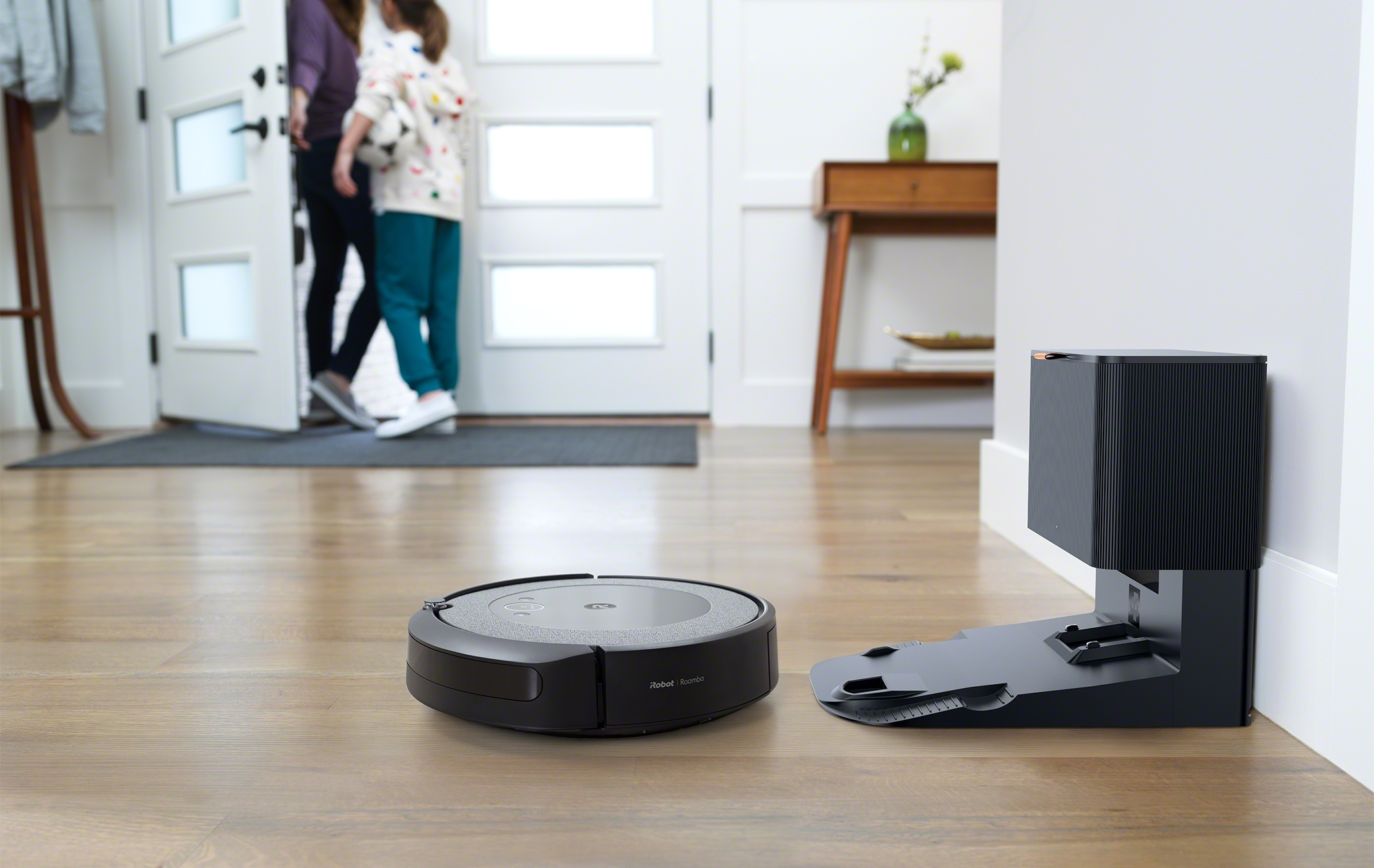 ルンバ i5+」はお掃除ロボットの“ちょっとめんどい”を解決してくれた