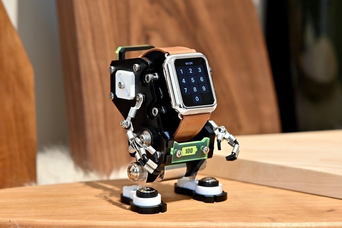 Apple Watchをインテリアに。充電中もおしゃれなロボ型ウォッチ 