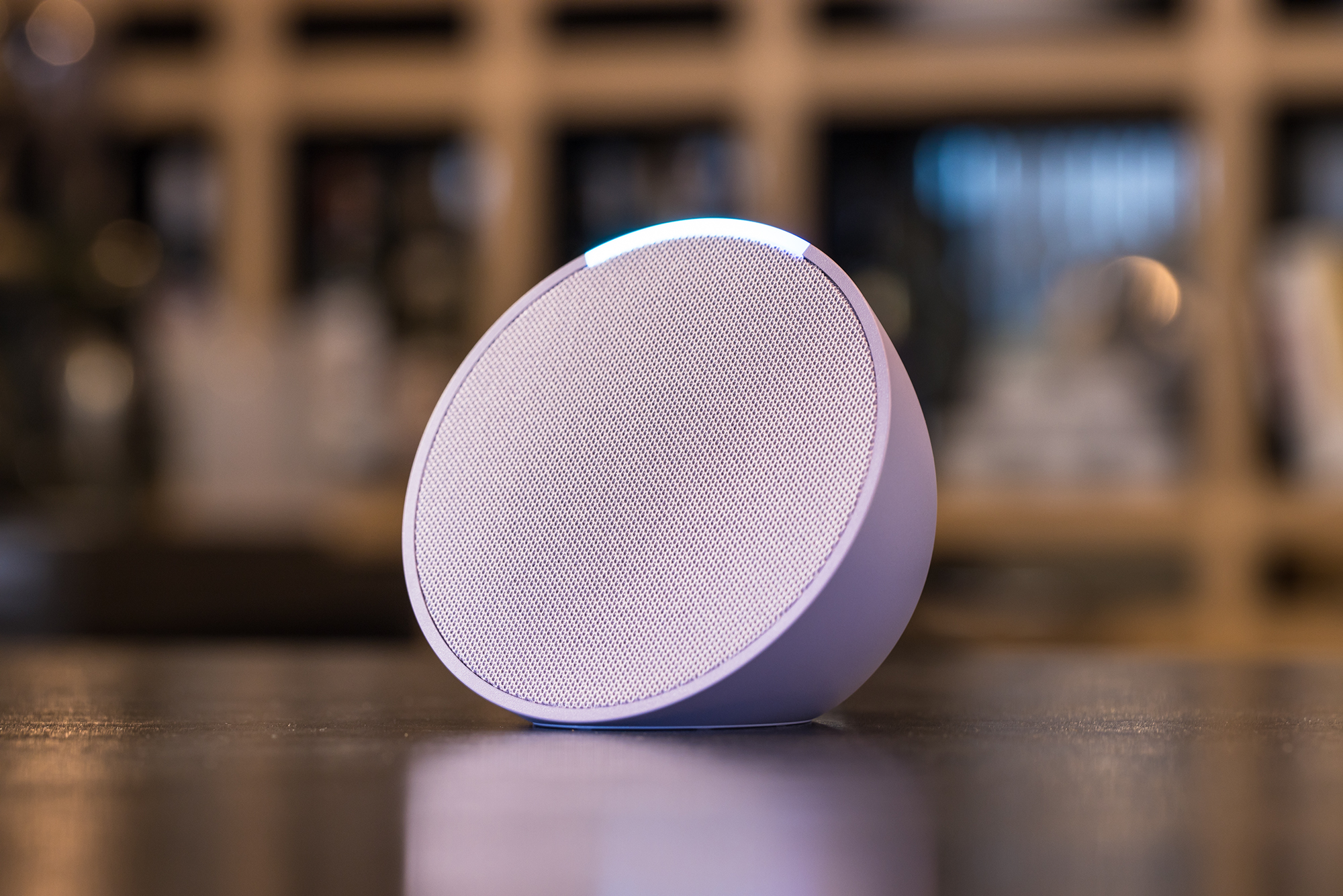 スマートスピーカーが1,980円、完全ワイヤレスイヤホンが4,980円。大盤