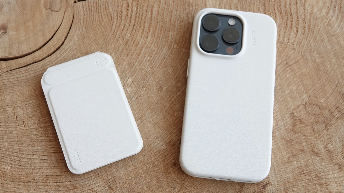 触るとサラサラなホワイト。MOFTのiPhone 15用レザーケースは高級感が