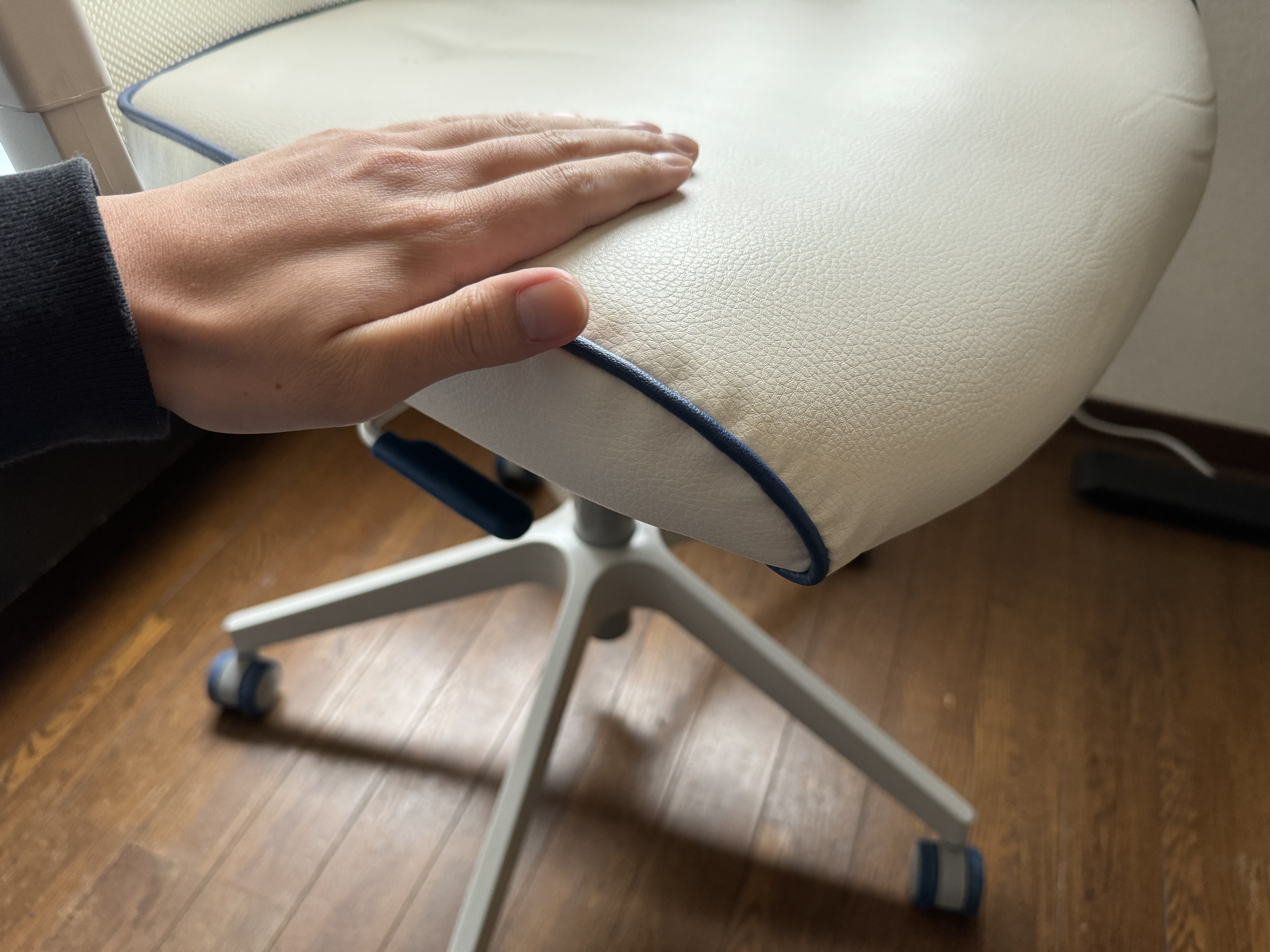価格も性能も大満足。IKEAのゲーミングチェアを1ヶ月試してみた
