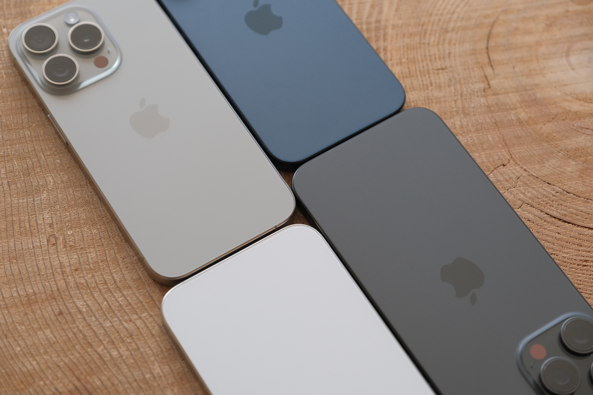 比較】いちばんチタンらしいiPhone 15 Proはどれ？ | ギズモード・ジャパン