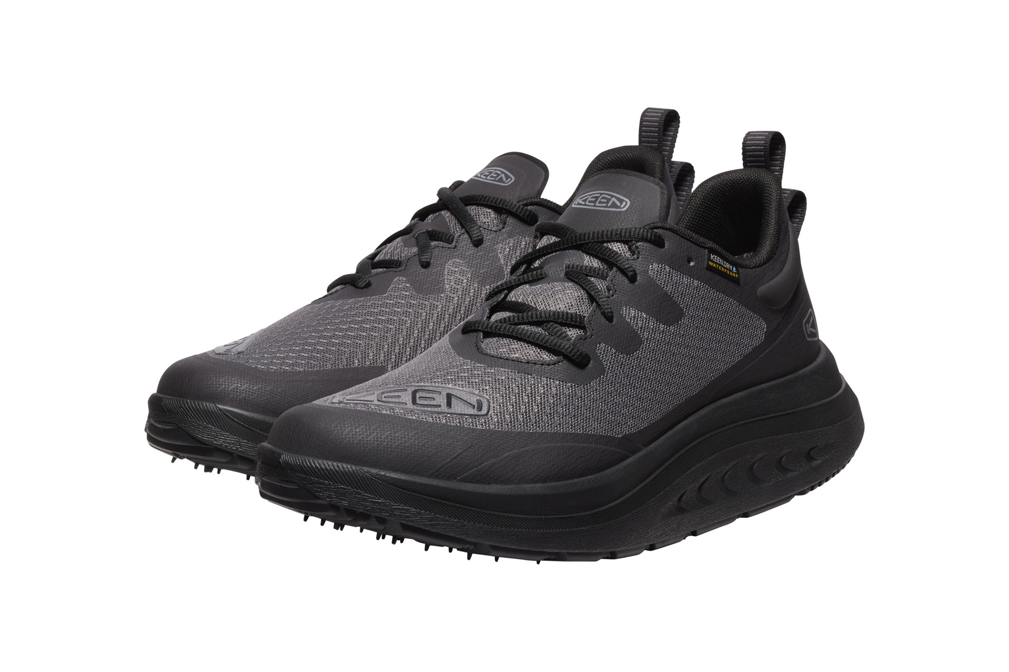 KEEN 防水ウォーキングシューズ 歩くのが楽しくなる。スイスイ前に進むKEENのシューズ | ギズモード