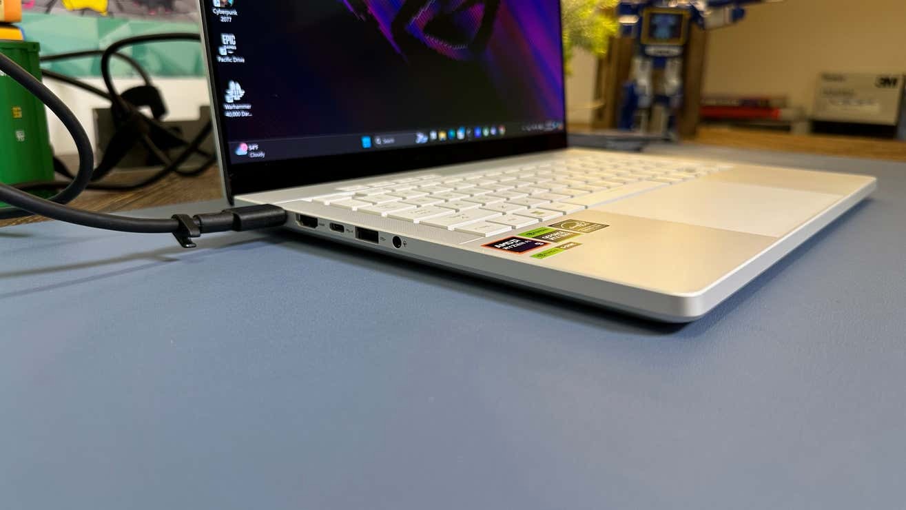 デザインと性能のバランスがいい14インチゲーミングノートPC 