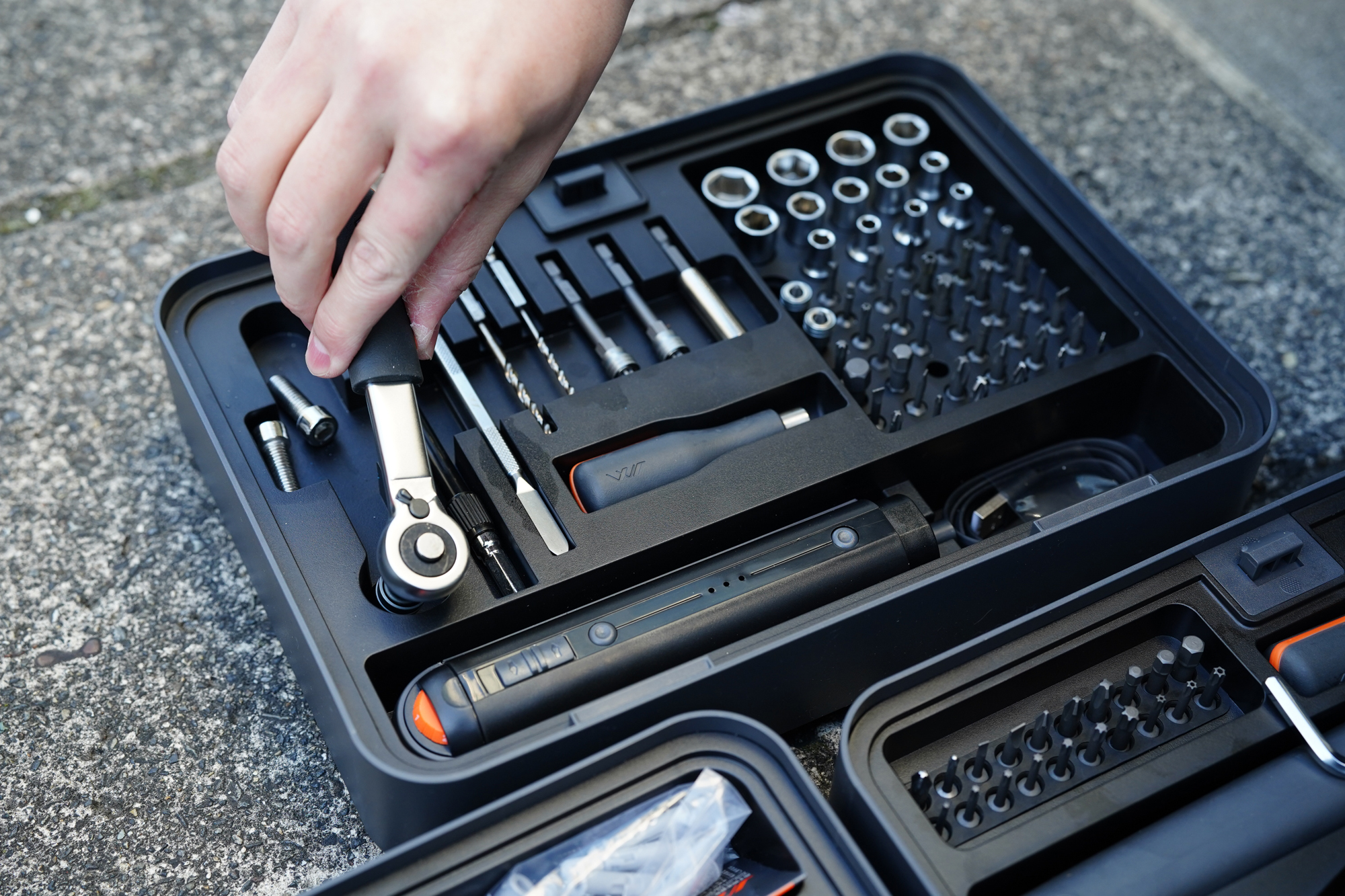 重ねて収納できるから小スペース！DIYやガジェット整備に役立つ工具が