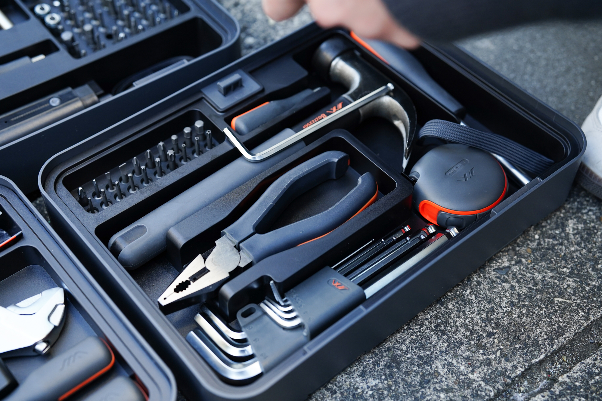 重ねて収納できるから小スペース！DIYやガジェット整備に役立つ工具が