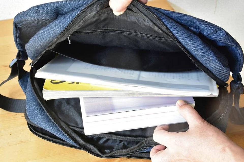 アクティブワーカーの味方。パソコンや書類が収まるボディバッグを試し