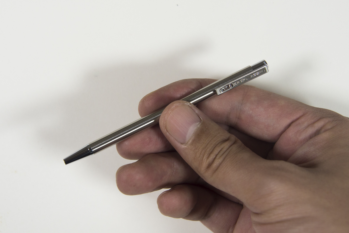 超スマートなボールペンとミニメモ帳で、理想のメモセットが完成