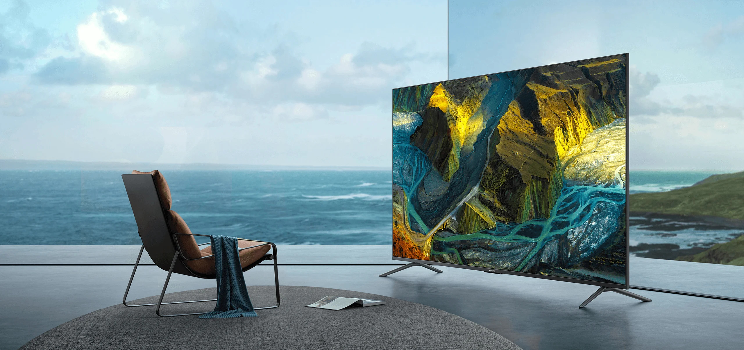 横幅約2メートル。86インチ4K120Hzテレビが20万円以下って、ただごと