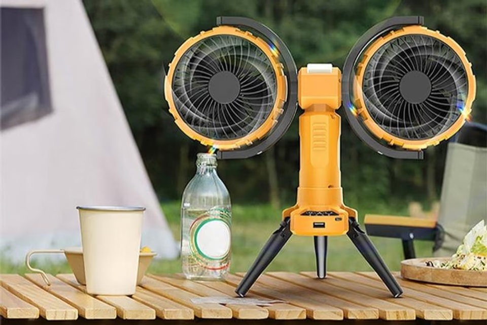 夏場キャンプで大活躍！ コードレスのミニ扇風機がやっぱり便利